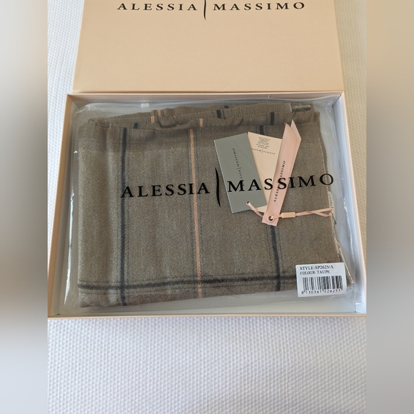 Mother's Day Gift Alessia Massimo Panna Scarf/Wrap And  Taupe. - Picture 2 of 5
